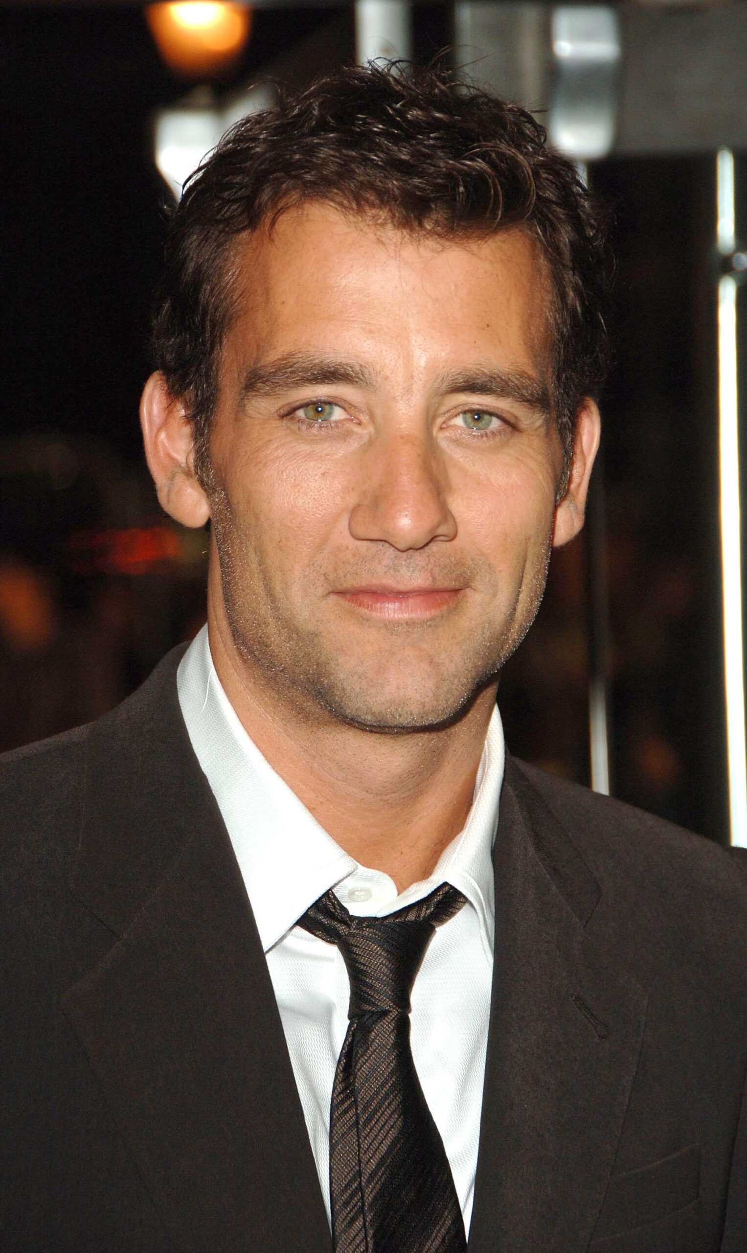 Clive Owen Net Worth