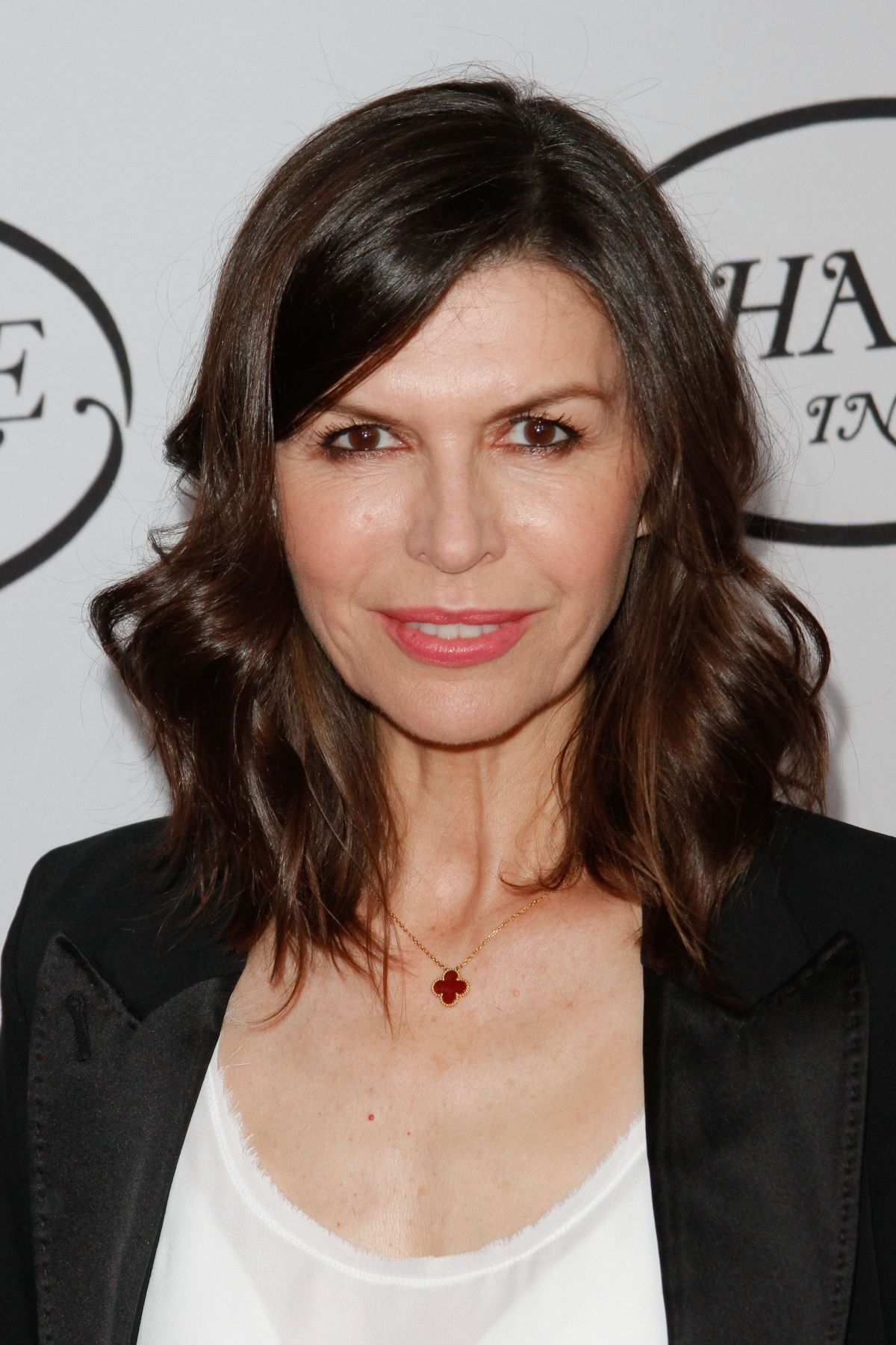 Finola Hughes Net Worth