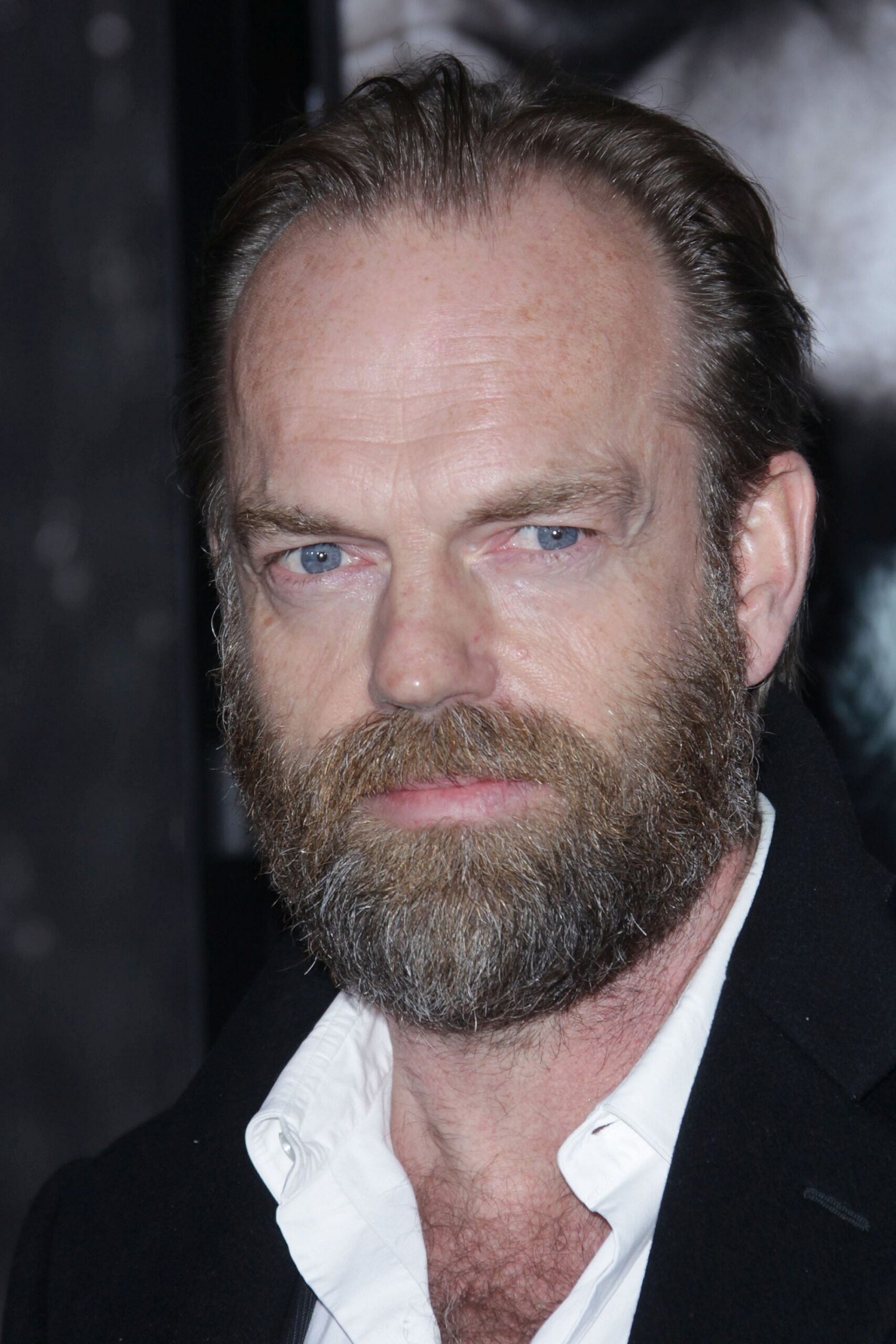 Hugo Weaving Net Worth