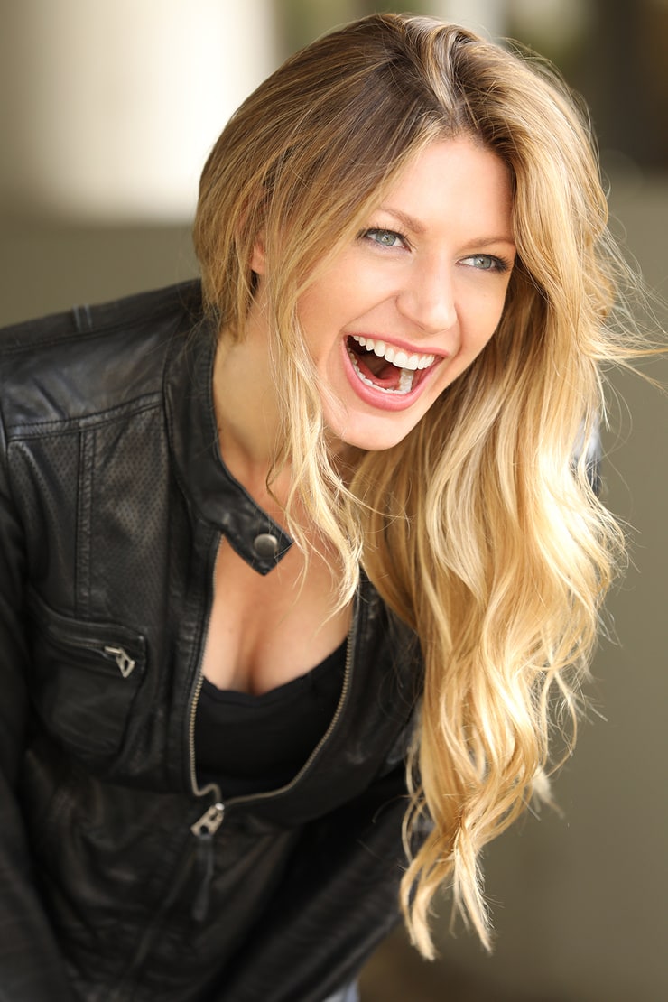 Jes Macallan Net Worth