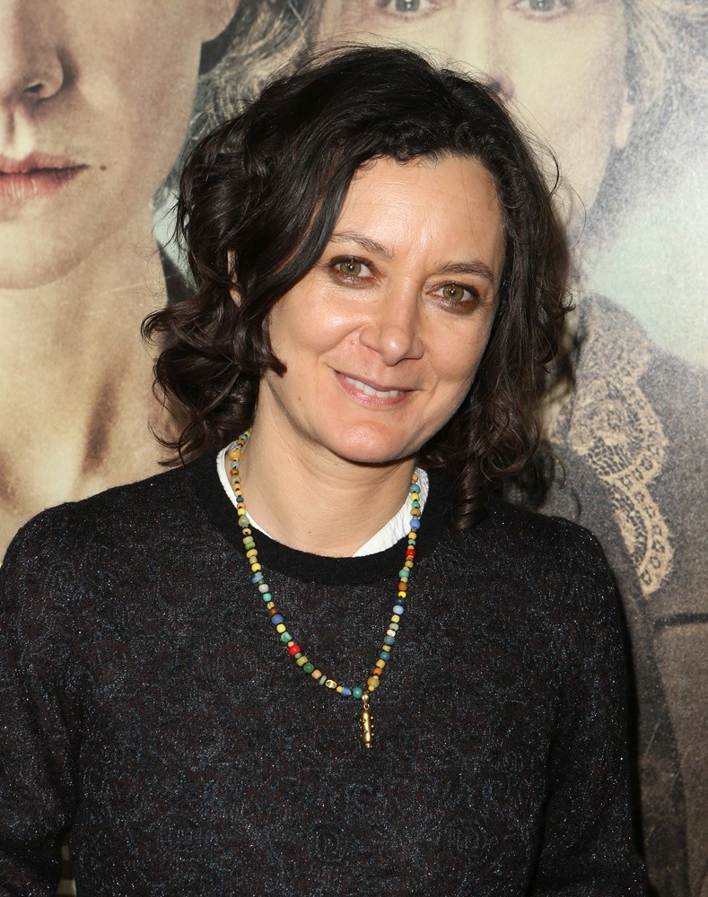 Sara Gilbert Net Worth