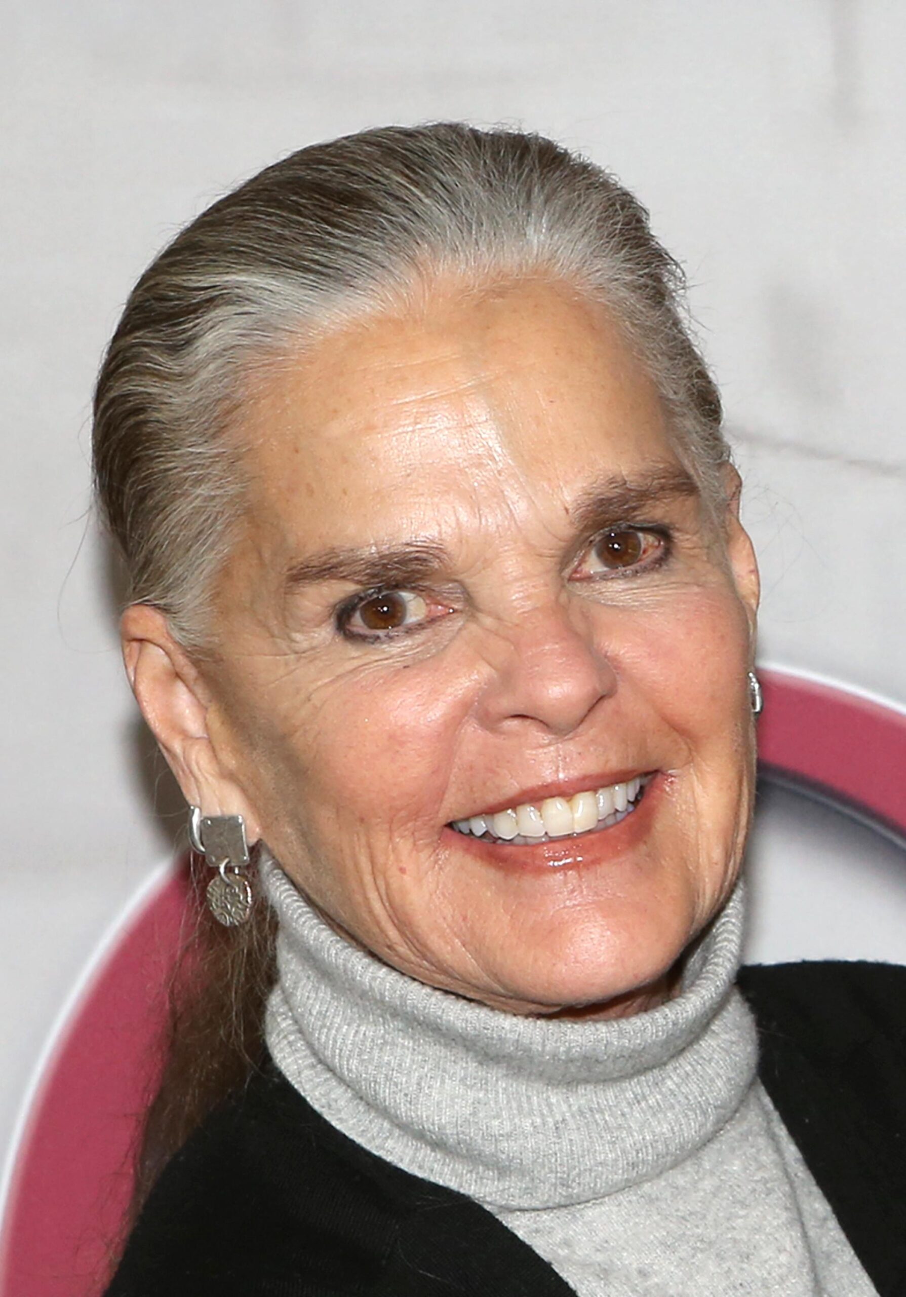 Ali Macgraw Net Worth