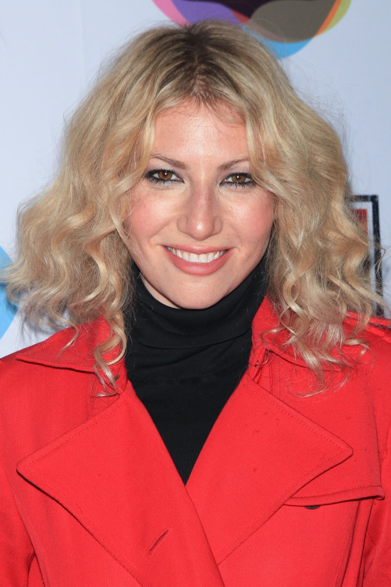 Ari Graynor Net Worth