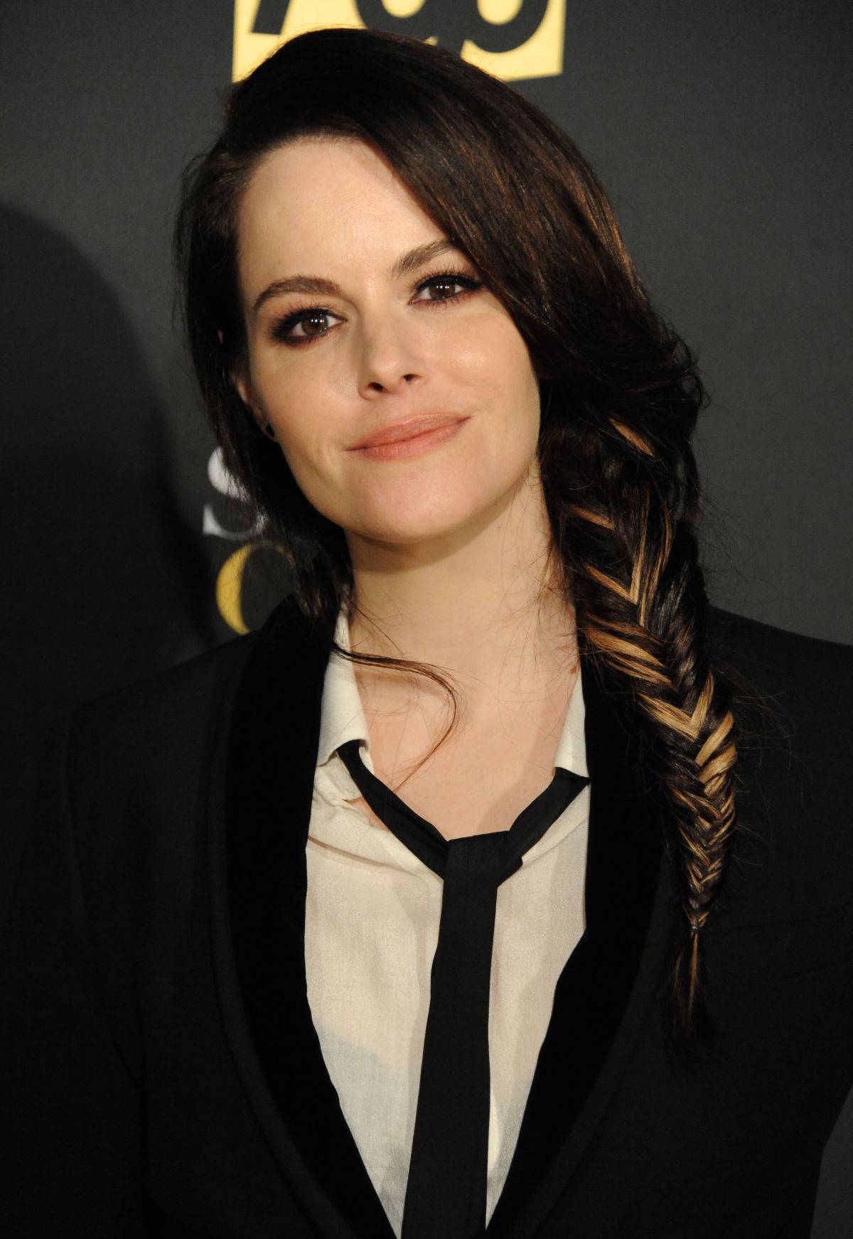 Emily Hampshire Net Worth