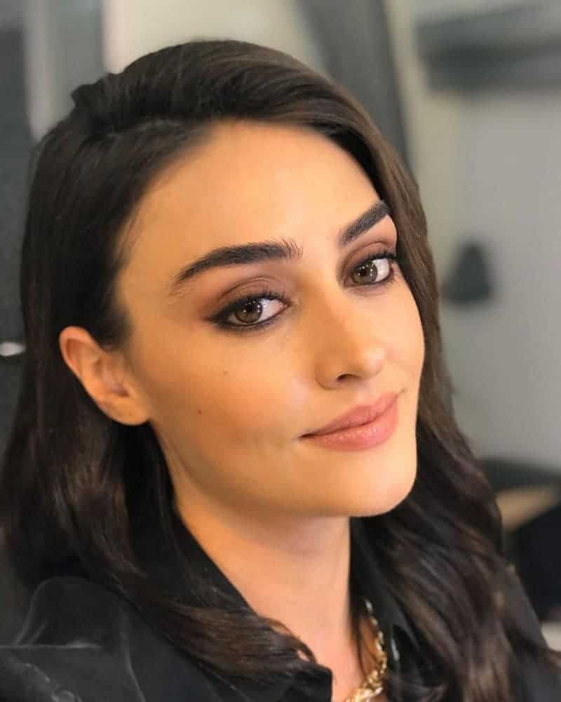 Esra Bilgic Net Worth