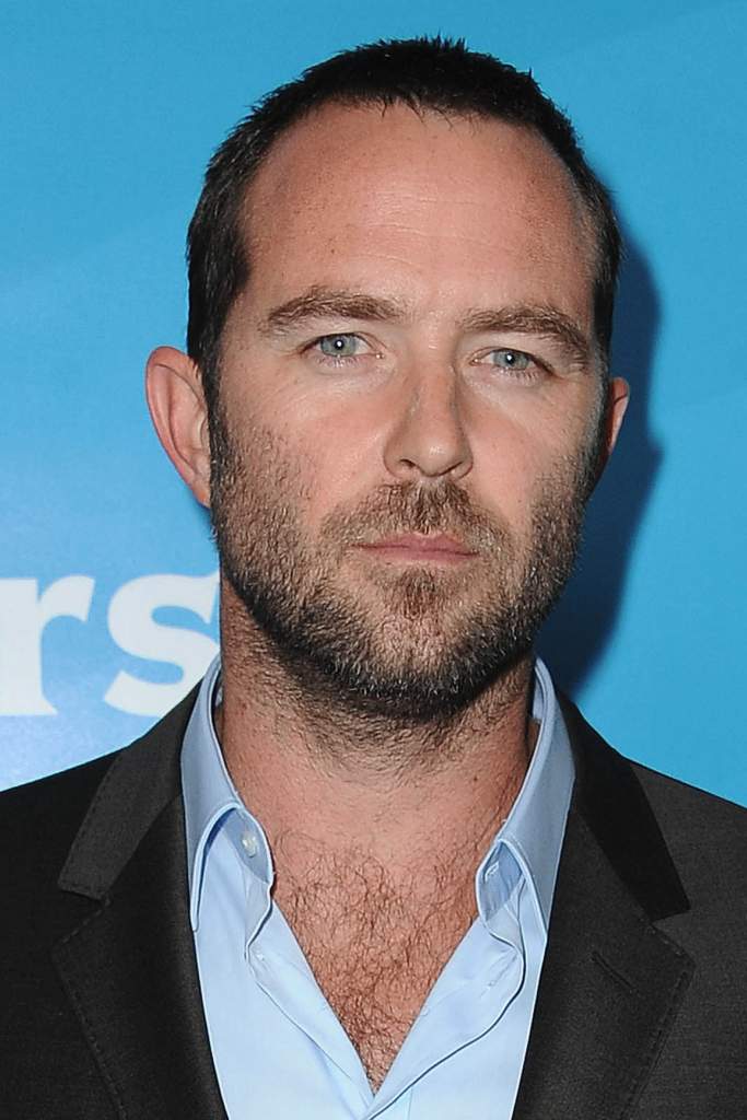 Sullivan Stapleton Net Worth