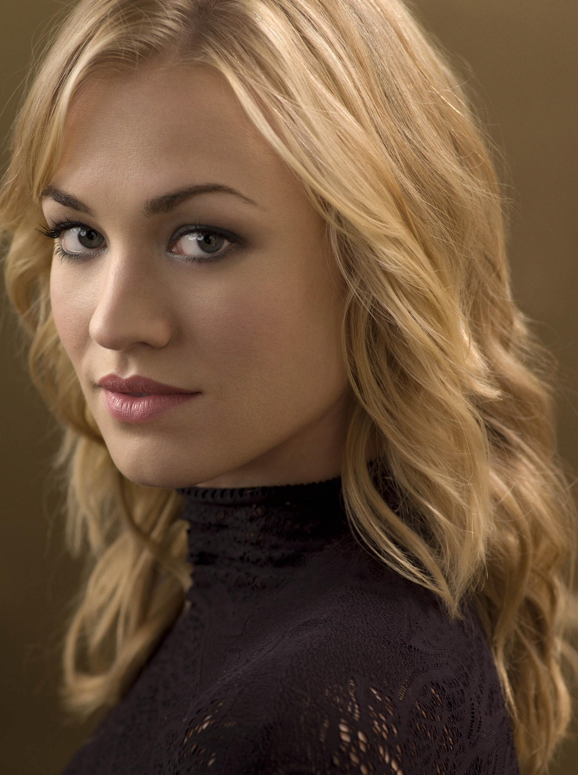 Yvonne Strahovski Net Worth